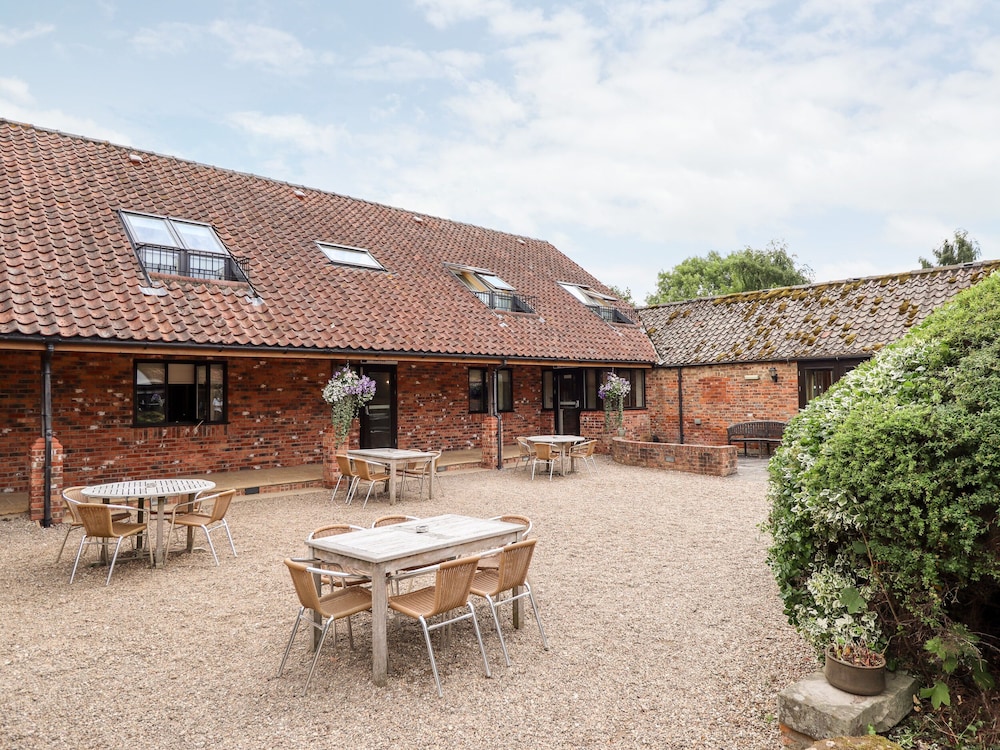 The Grange Cottage 2