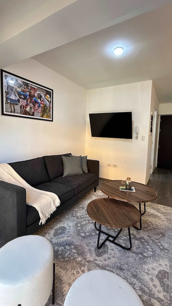 w Trendy 2BR Duplex Retreat in Cusco