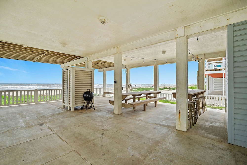 The Beach House by Ryson Vacation Rentals