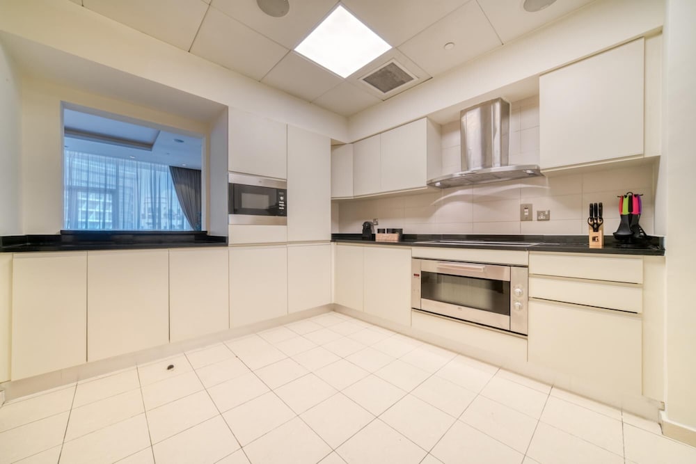 Modish Palm 3BR w Private Balcony Beach Access