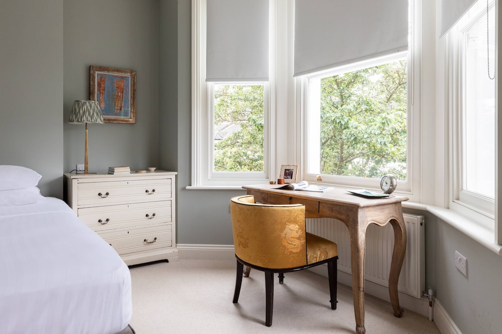 Brewster Gardens III by Onefinestay