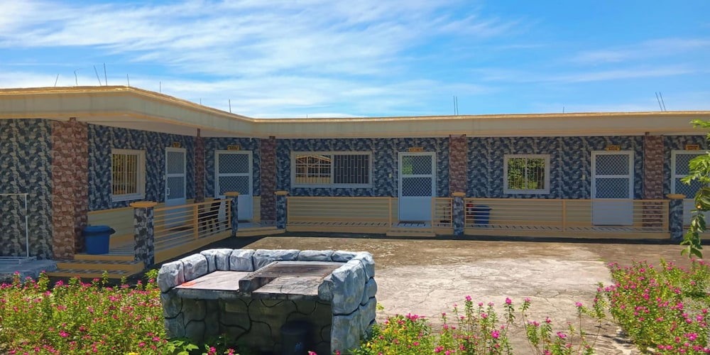 Michael's Homestay - Farm Villa near Patar Beach & Bolinao Falls