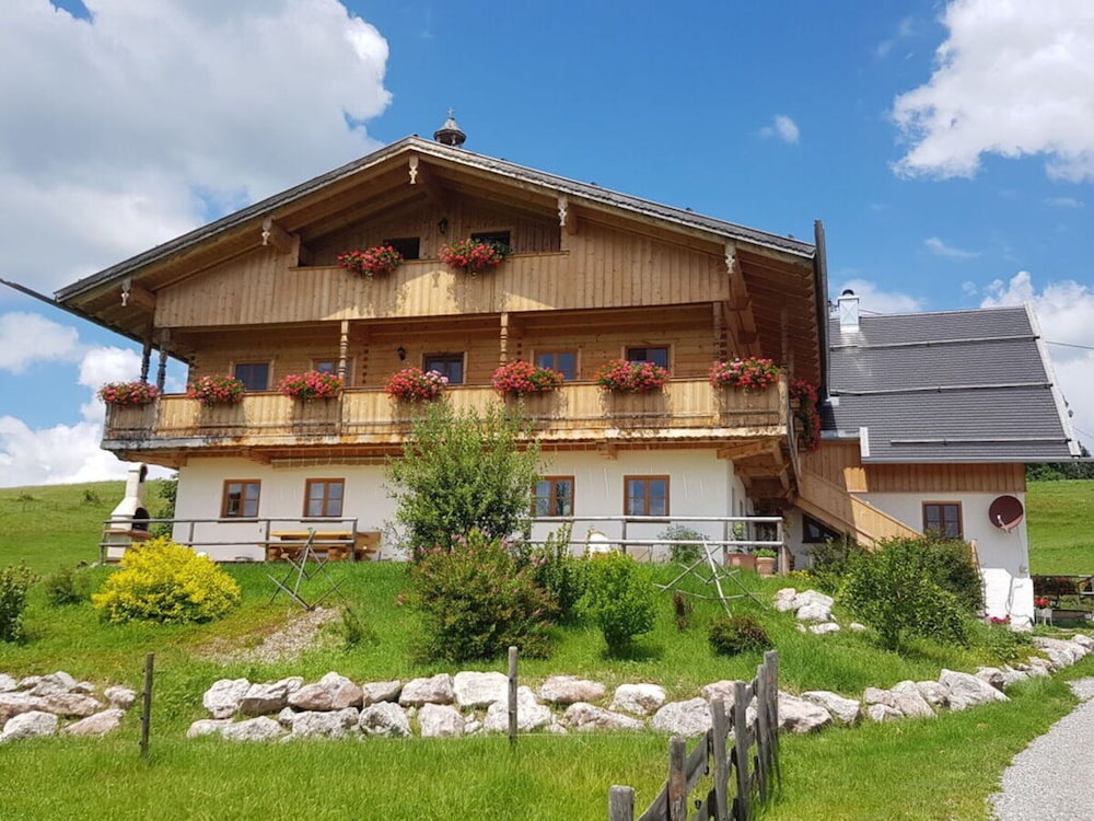 Holiday Apartment Almstuberl