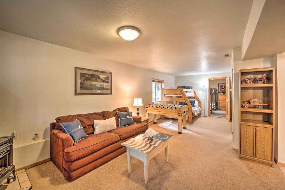 Hot Tub & Deck: Truckee Golf Course Home