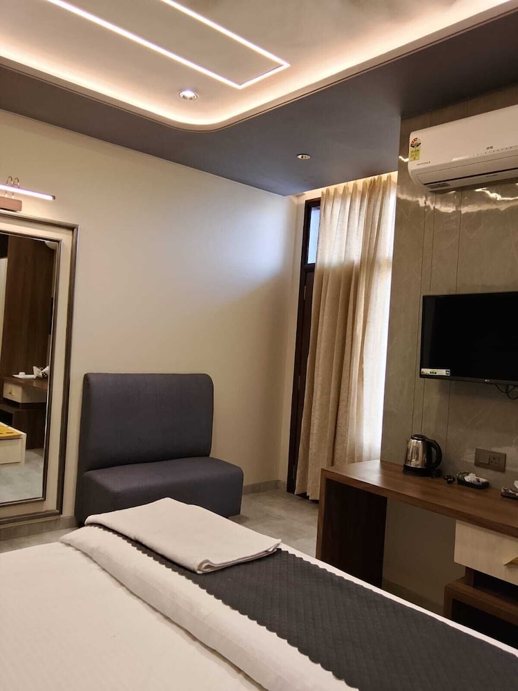 Hotel Sky Inn