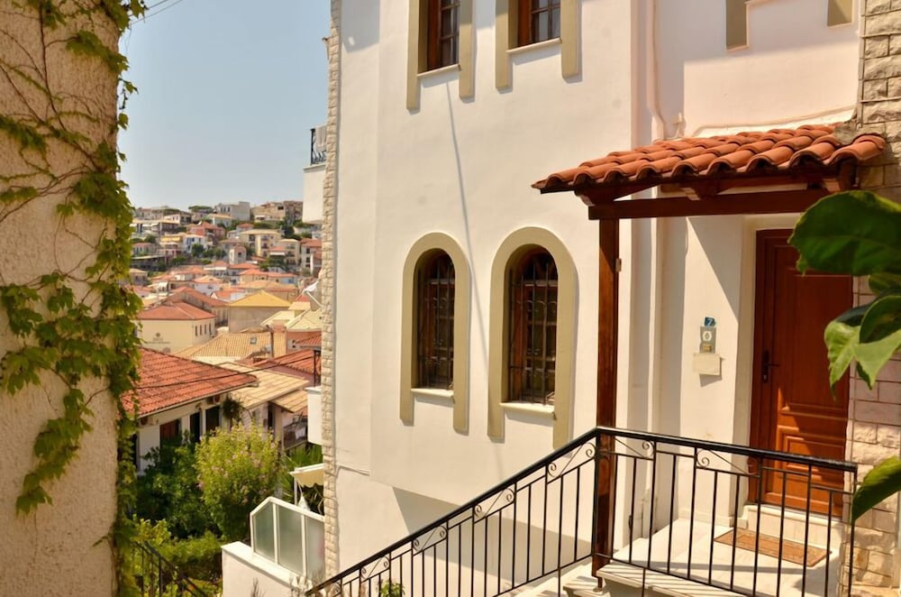 Olympic Apartment photo 5