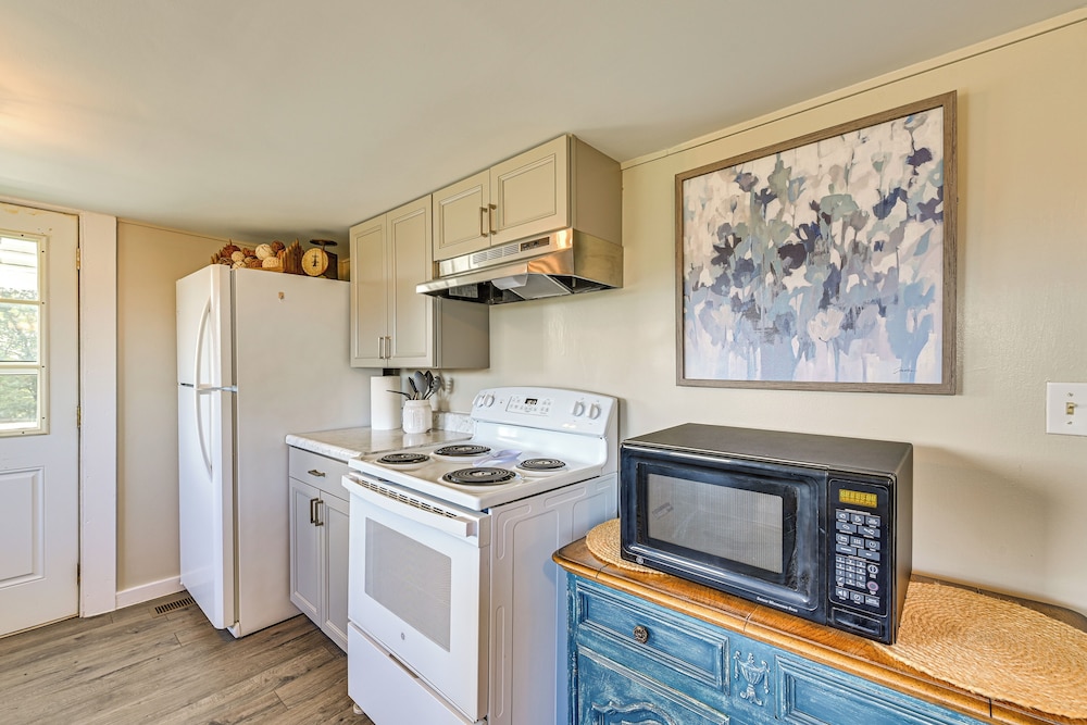 Rock Climb, Hike, Relax! Quiet Beattyville Retreat