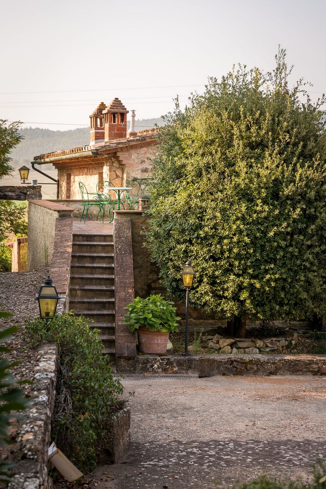 Borgo Il Poggiaccio view 2