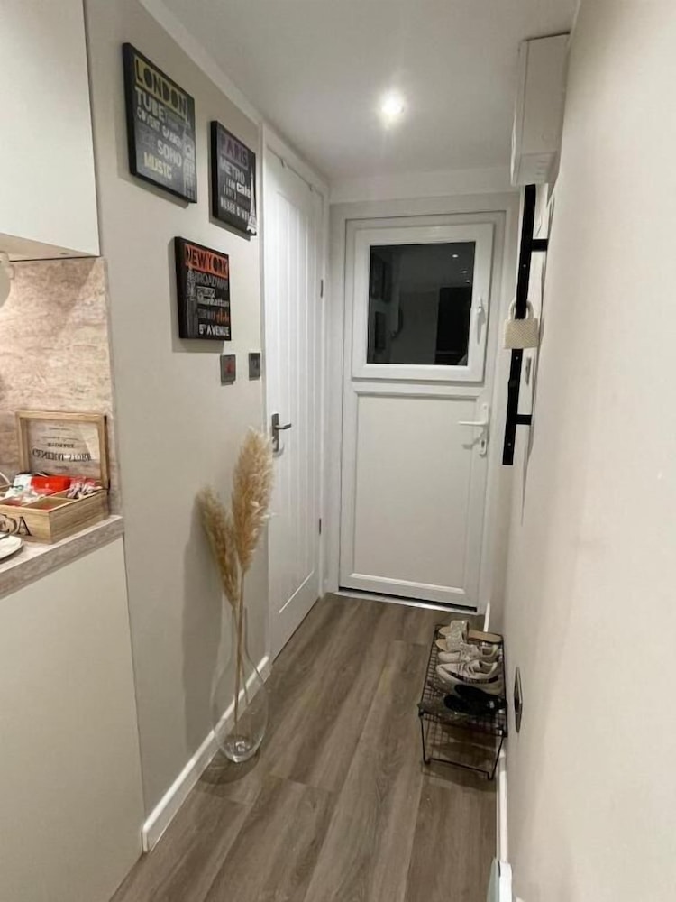 manchester modern signature studio