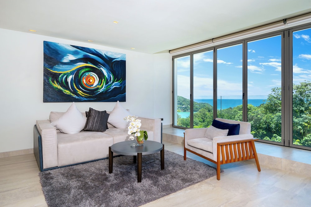 SeaView 3BR Apartment 812 in BluePoint