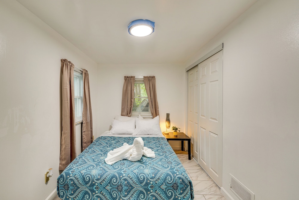 Cozy House on Meadowbrook Lake: Serene, Scenic!