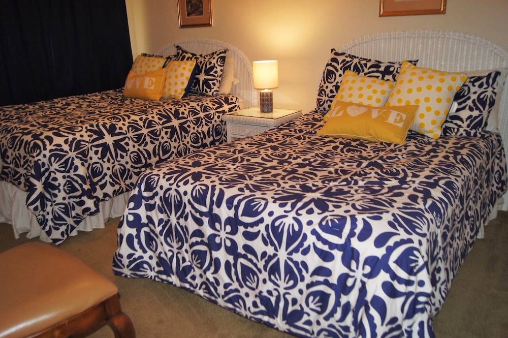 Sea Cloisters 101d 3 Bedroom Condo by RedAwning