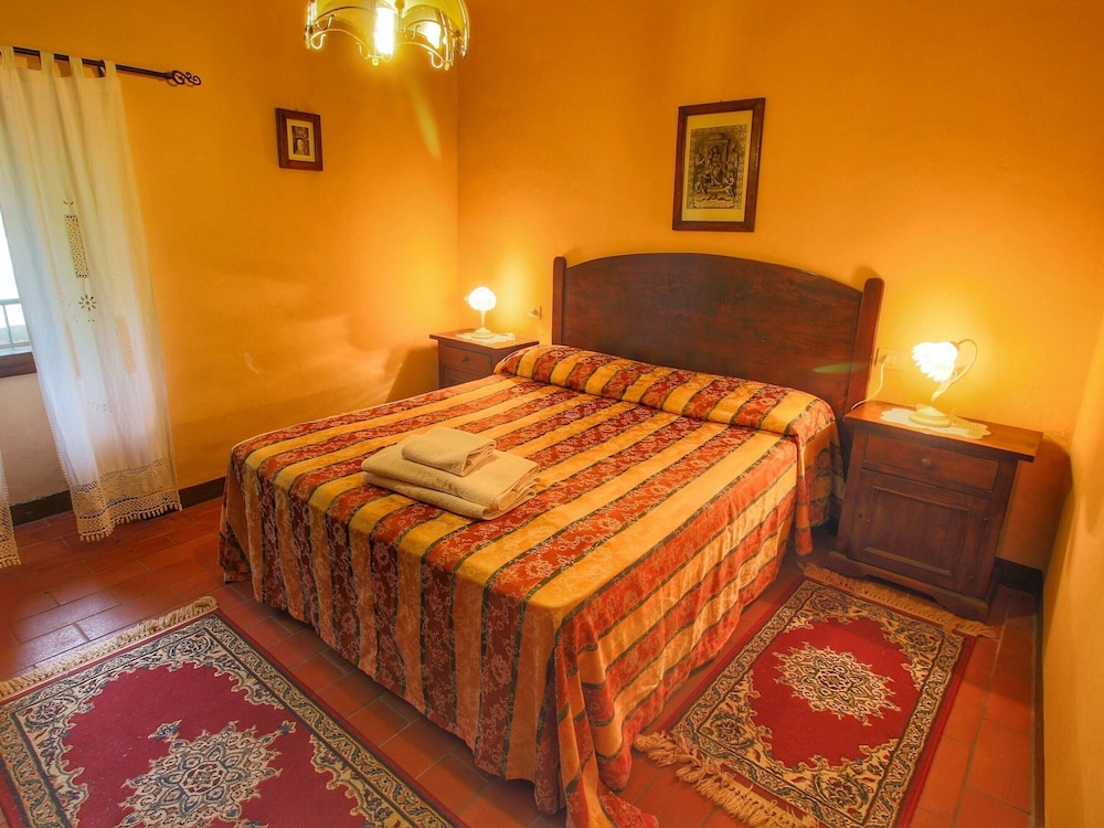 Farmhouse With Stables, Horses and the Ability to Make Horseback Riding