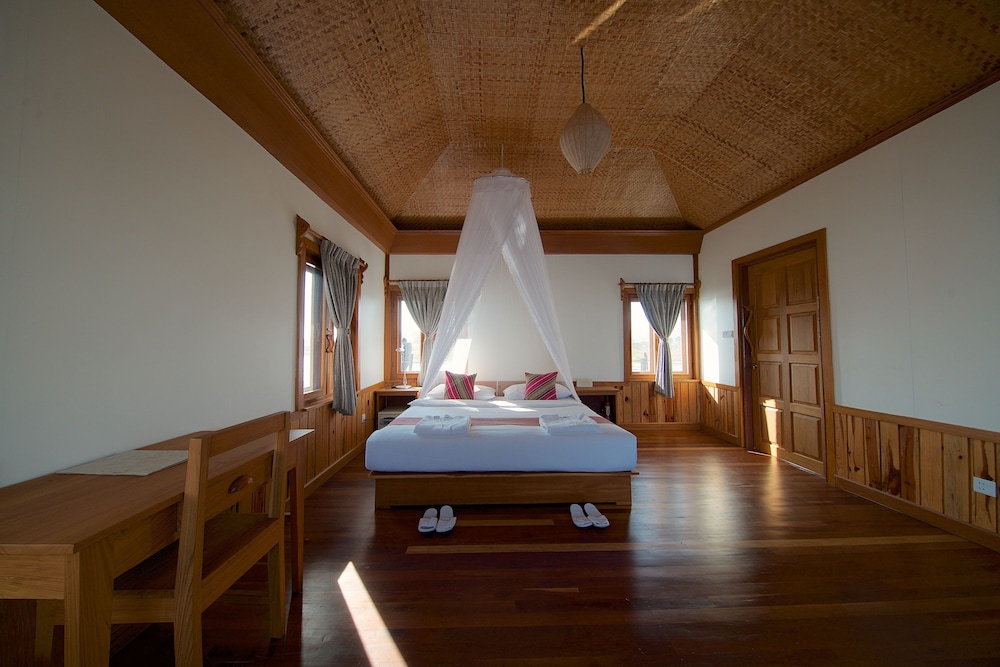 The Inle Sanctuary Phayartaung view 2