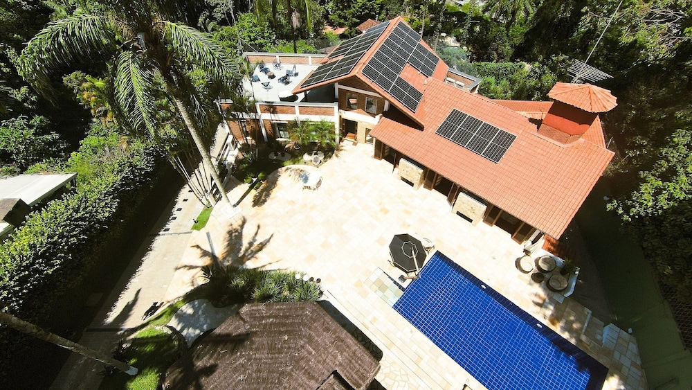 Casa de Luxo 2500m na Granja Viana