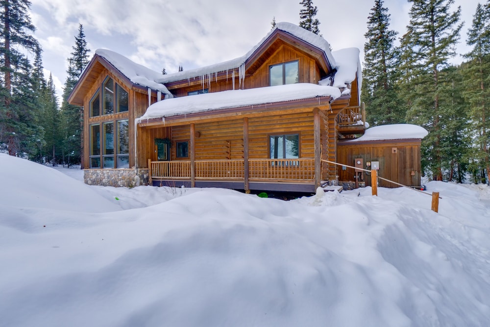 Rustic Cabin w/ Hot Tub & Deck in Breckenridge view 5