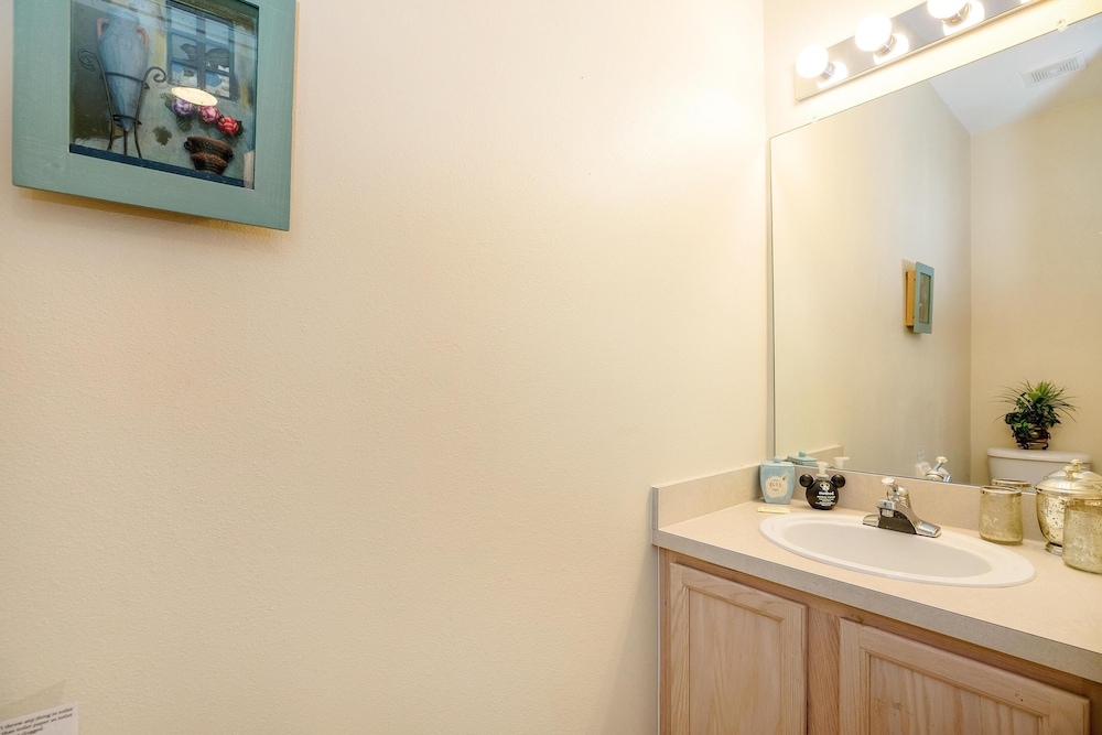 Orlando and Kissimmee Town homes by MyOrlandoStay