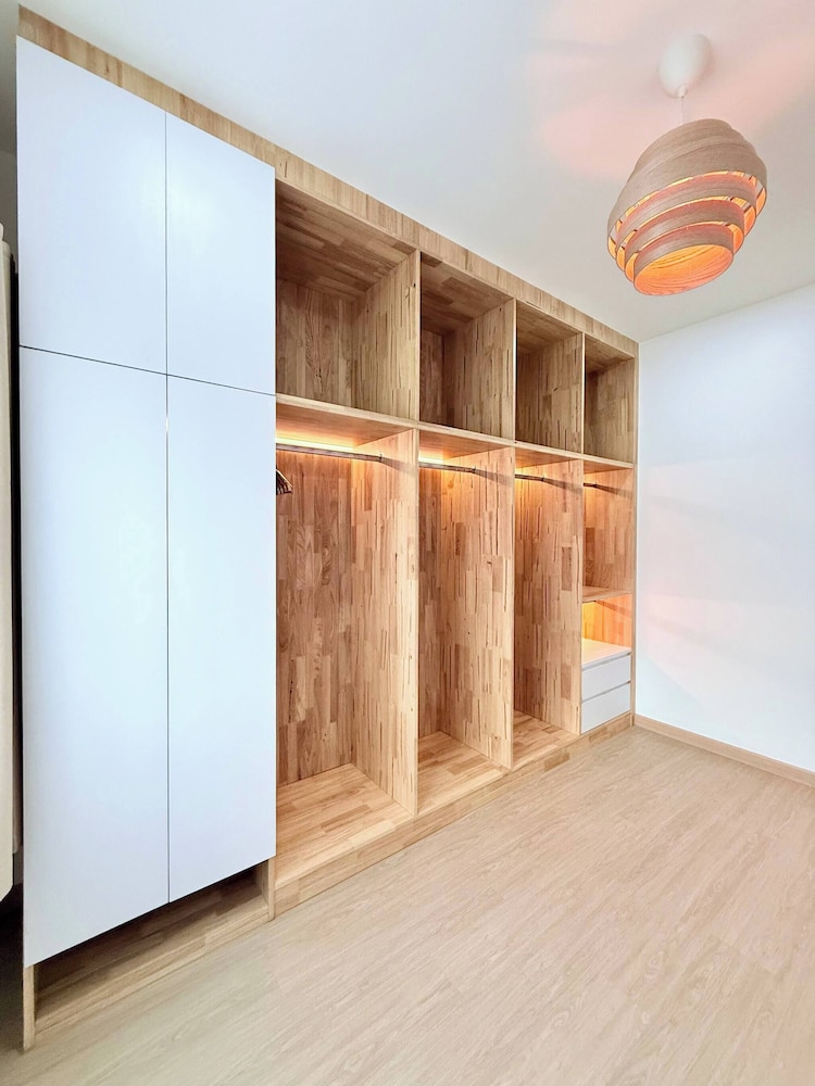 Minimalist Townhome Stay