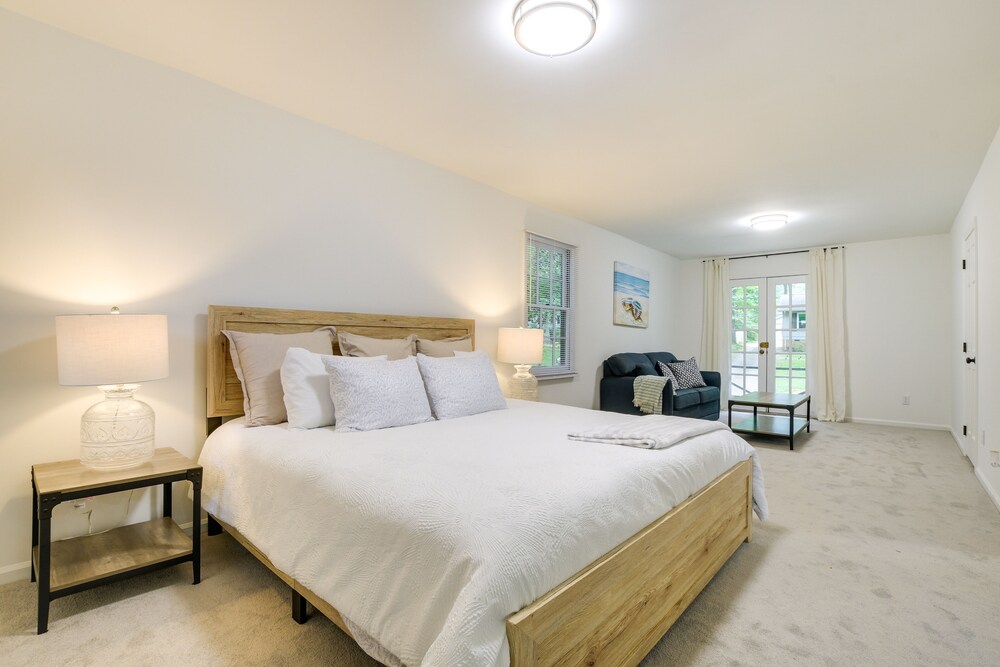 Charming Cary Home ~ 10 Mi to Downtown Raleigh! view 5