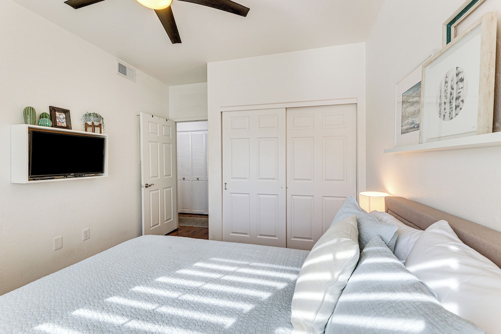 Resort Condo 8 Mi to Old Town Scottsdale!
