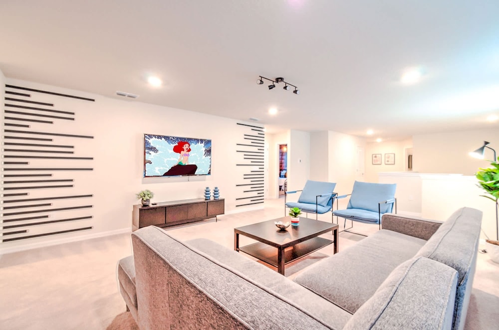 16239 7BR Stunning Home For Your Family Vacation