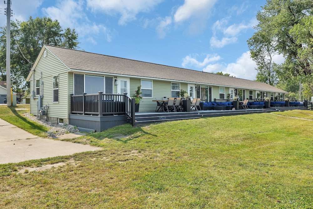 Rizzy's on the Lake - Property Image 6