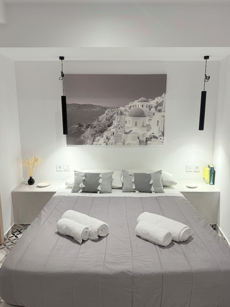 Giasemi Fira Studios