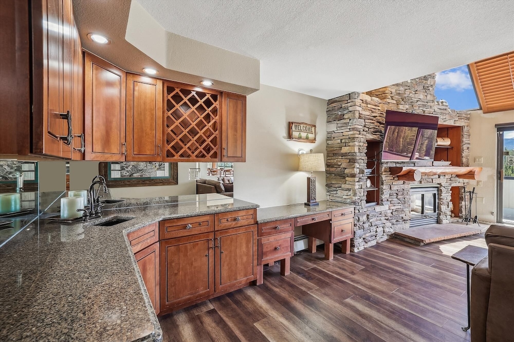 Beaver Run Black Diamond Penthouse by RedAwning