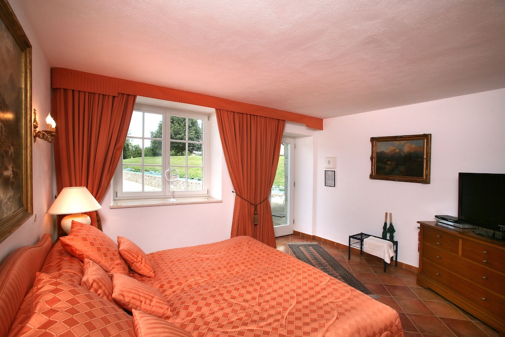 Domaine de Ballerand view 4