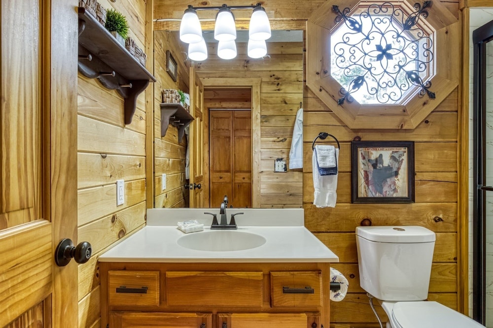 Er80 - Can't Bear To Leave 2 Bedroom Cabin