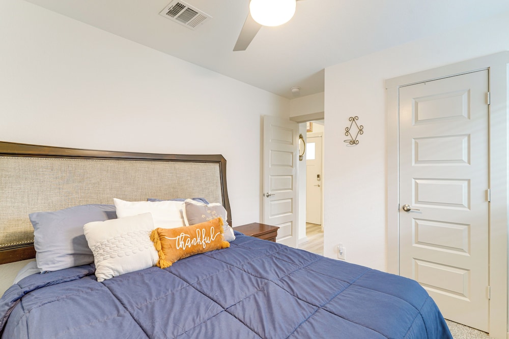Fenced Yard: Quiet Family Home in Richmond