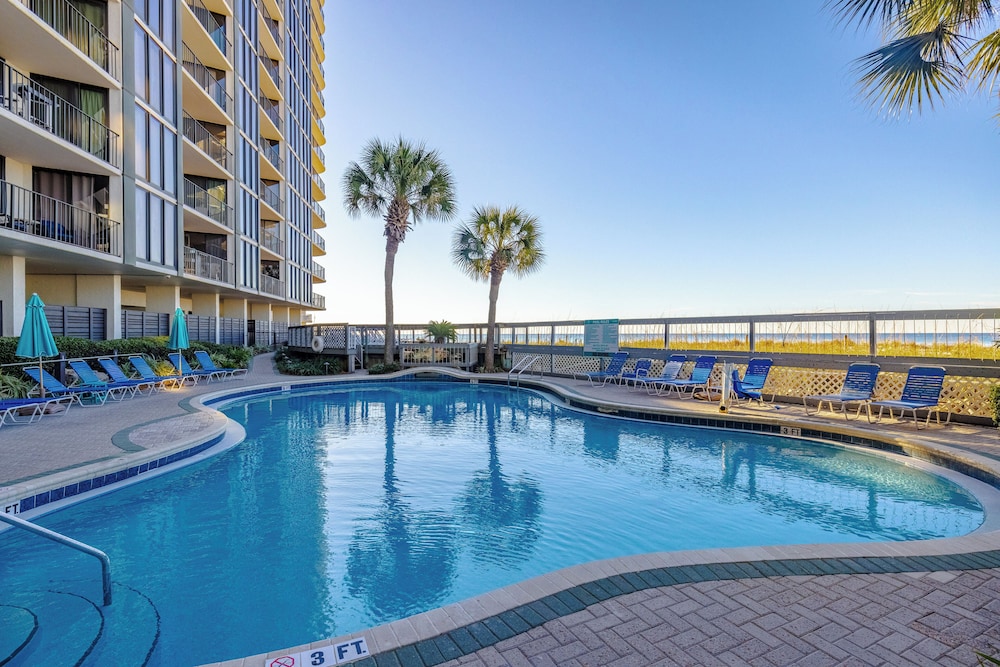 2BR Condo in Edgewater Resort With Golf, Tennis, Pools & Free Tram Service!