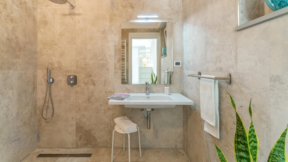 Dimora Montefalcone 8 Emma Villas view 2