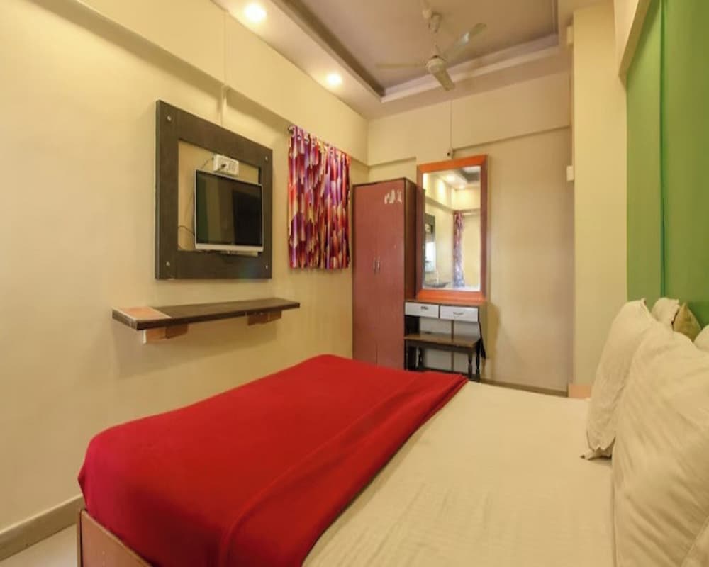 Anil Guest House Santacruz East