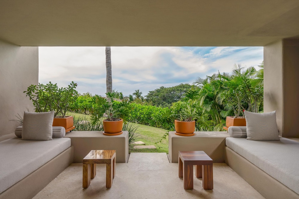 Four Seasons 2038 Teulu Golf Beach Club