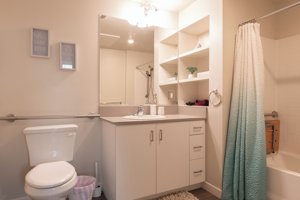 Santa Ana Delightful 4 Bedroom House
