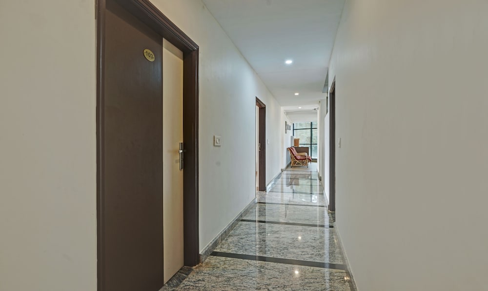 Itsy Hotels Vijaya Comforts, with BAR & restaurant view 2