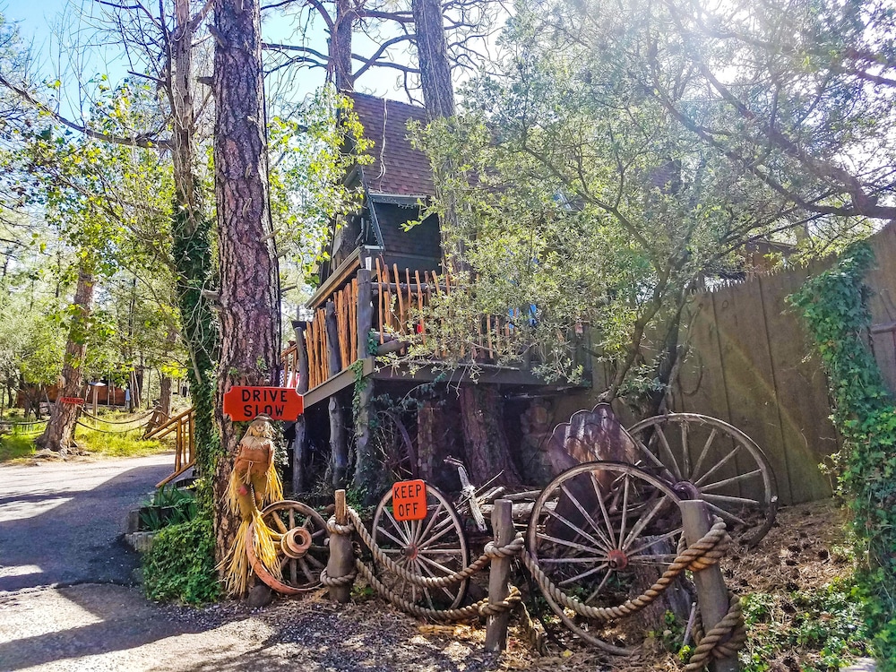 Bear Creek Motel And Cabins