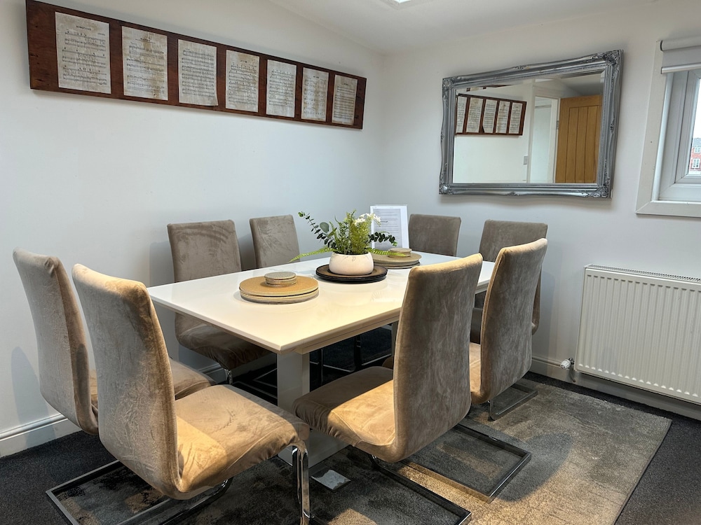 Liverpool Waterfront Stay Excellent Location Onsite Parking