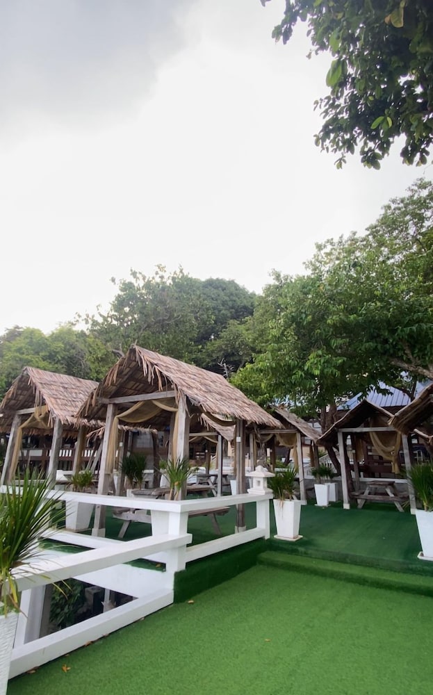 Sharilla Blue Star Resort