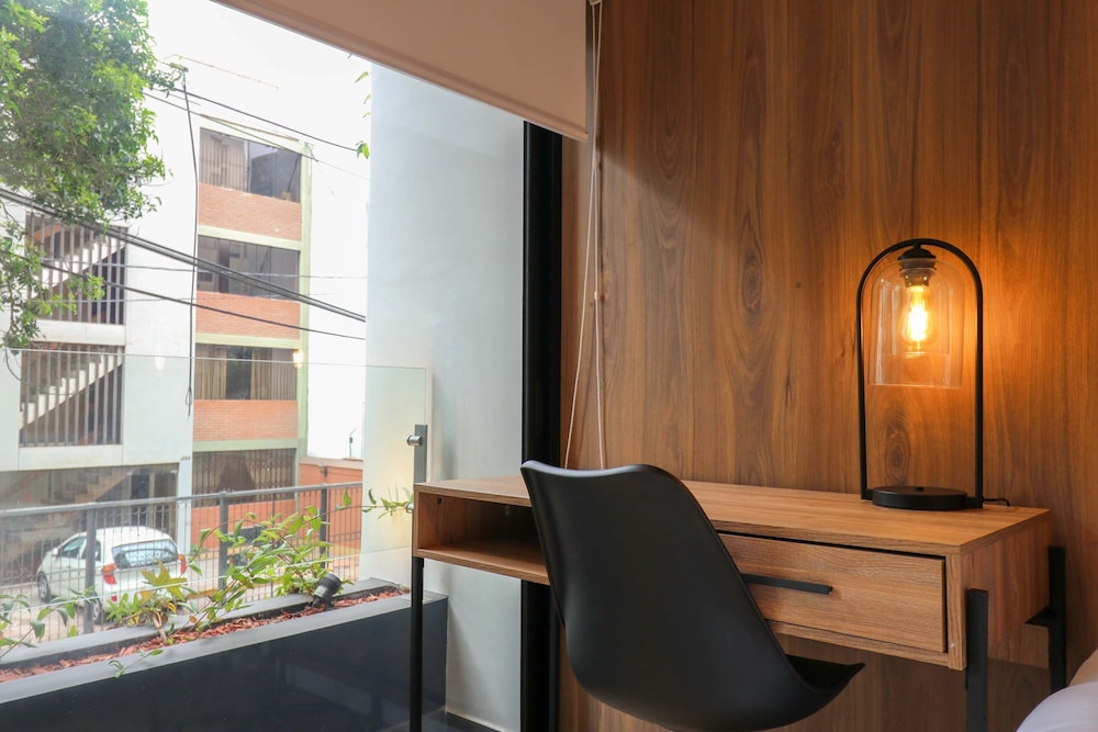 w Dazzling 1BR w Fantastic View in Miraflores
