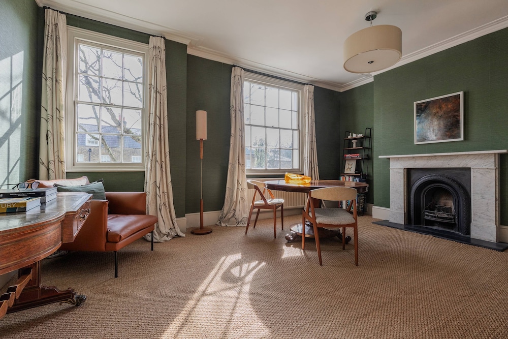 Hemingford Road IV by Onefinestay