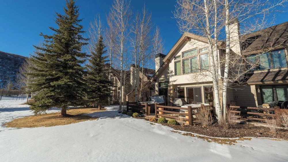 Jupiter Peak by Avantstay Near Deer Valley Base w/ Hot Tub!