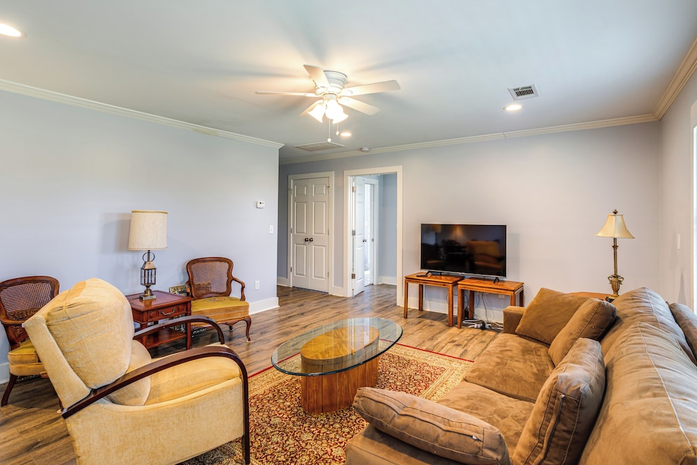 7 Mi to Ole Miss: Quiet Rural Retreat w/ Yard!