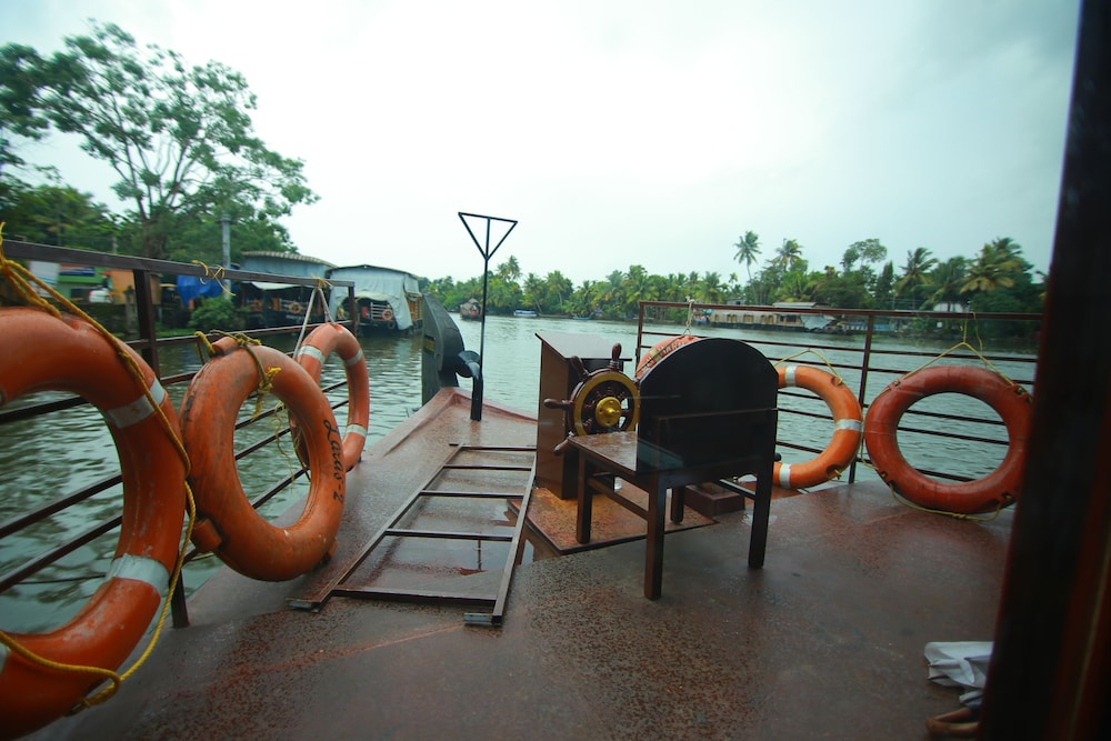 My Trip Houseboat