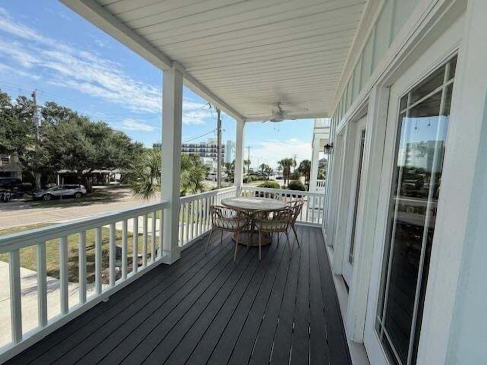 Sea Pearl 7 Bedroom Home