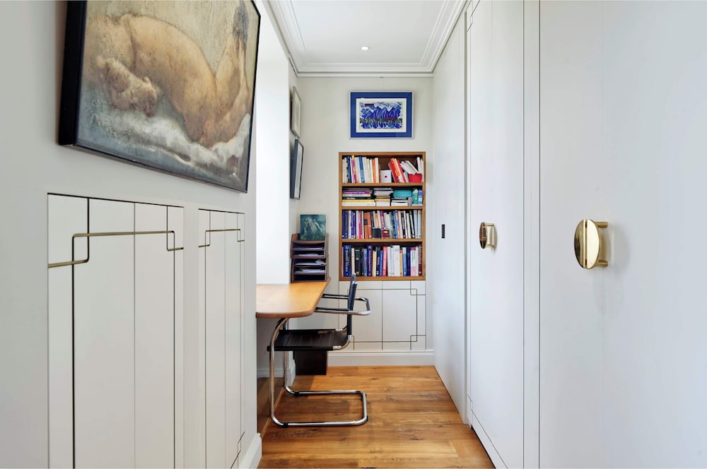 Stunning 2 Bedroom Apartment in Little Venice West London