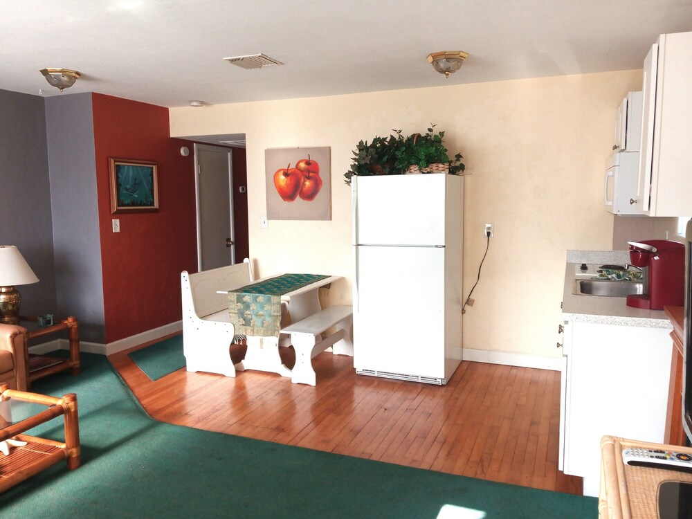 Swashbuckler Motel