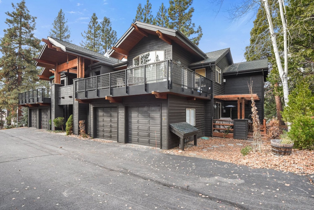 Hotel Crystal Charm - Image 1