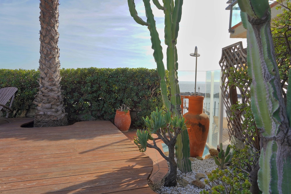 VILLA RITA SEA FROT VIEW